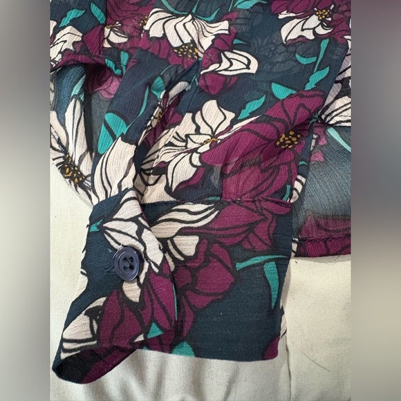 Kut from the Kloth sheer button down boho floral top size medium shirt - Picture 10 of 13